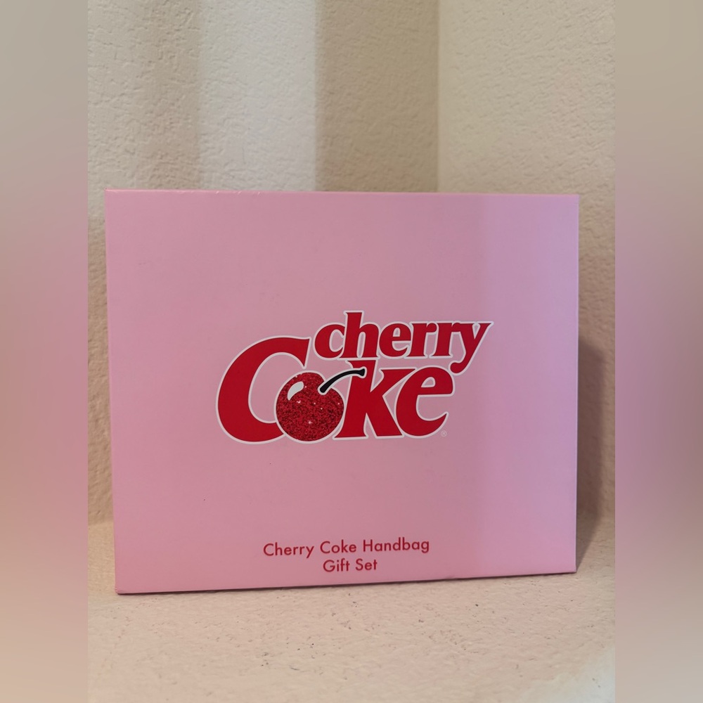 Skinnydip Cherry Coke Can Handbag Gift Set - Picture 4 of 5